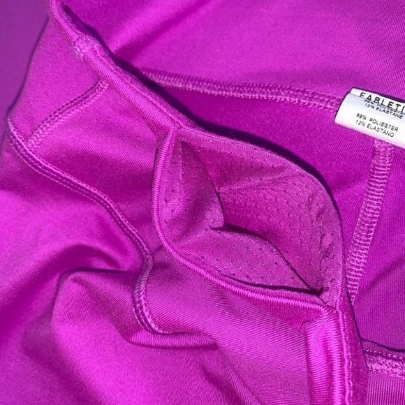 Fabletics Leggings Size Small Fuchsia Pink Magenta Crop Soft Brushed Capris - Picture 7 of 9